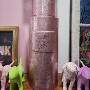 Victoria's Secret Fashion Show Shimmer Icons Pink Body Wash